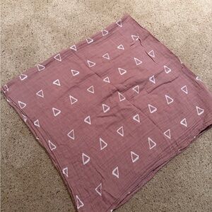 Mebie Baby Blush Pink Triangle Cotton Muslin Baby Swaddle